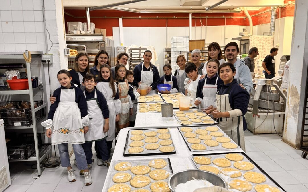 Benicàssim hornea 23.000 “coquetes de Sant Antoni” para honrar a su patrón en 2025