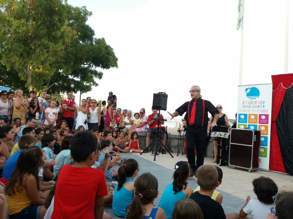 Imagina Benicàssim llena de espectáculos de magia la ciudad del 21 al 27 de julio