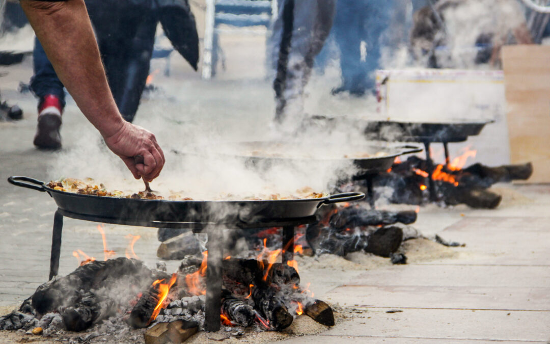 Más de 30 actuaciones llenarán las calles de Benicàssim de música en directo el Día de las Paellas