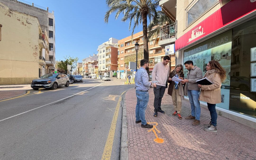 Un centenar de señales turísticas inteligentes harán la visita de turistas en Benicàssim más accesible, inmersiva y personalizada