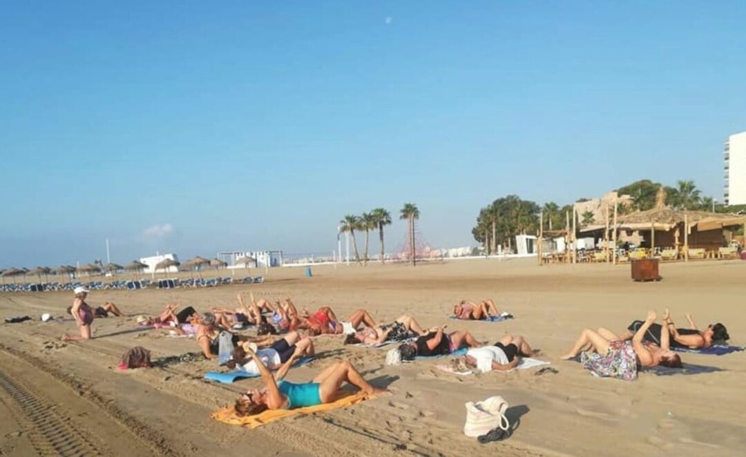 Benicàssim fomenta el deporte al aire libre con actividades semanales gratuitas en las playas durante julio y agosto 