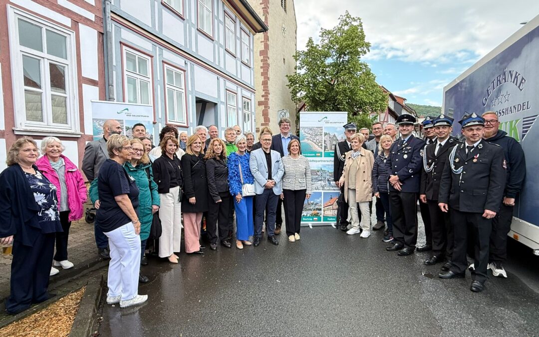 Benicàssim afianza sus lazos con la ciudad alemana de Bad Salzdetfurth en el 40.º aniversario de su hermanamiento